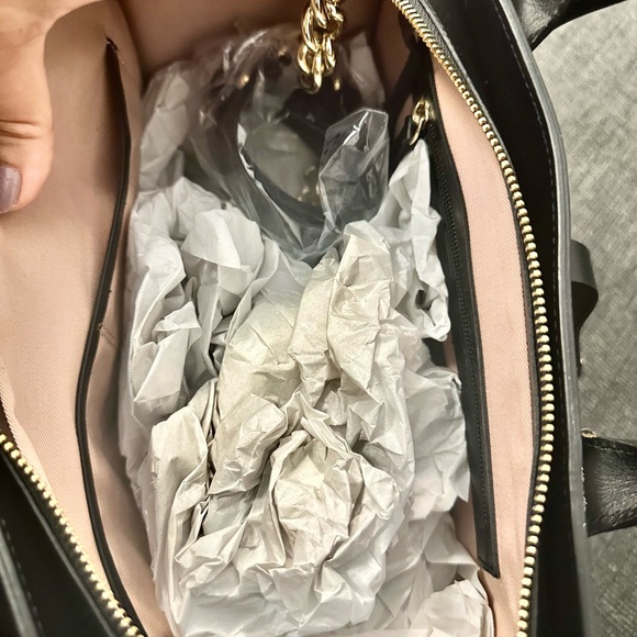 Cavalcanti calf bag NWT Comes with a free fendi designer Jewerly or scarf. - Picture 10 of 12